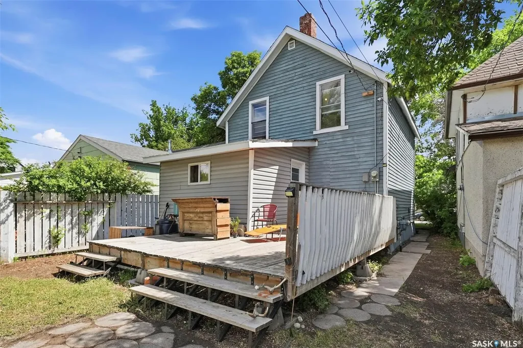 611 J Avenue S Saskatoon SK S7M 2A9