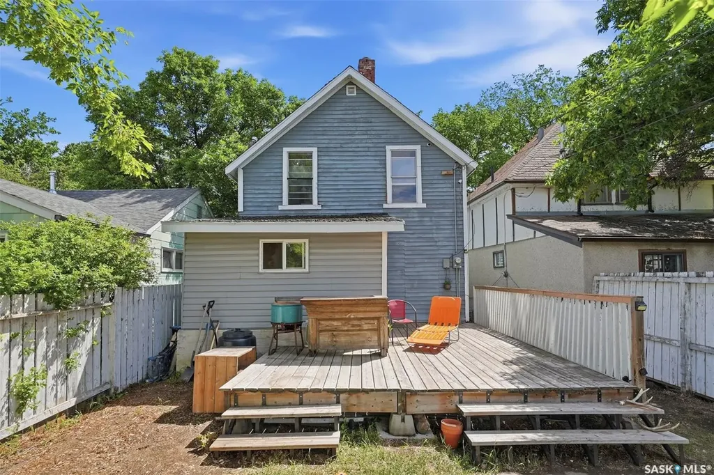 611 J Avenue S Saskatoon SK S7M 2A9