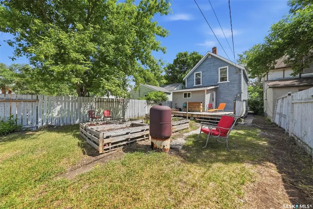 611 J Avenue S Saskatoon SK S7M 2A9