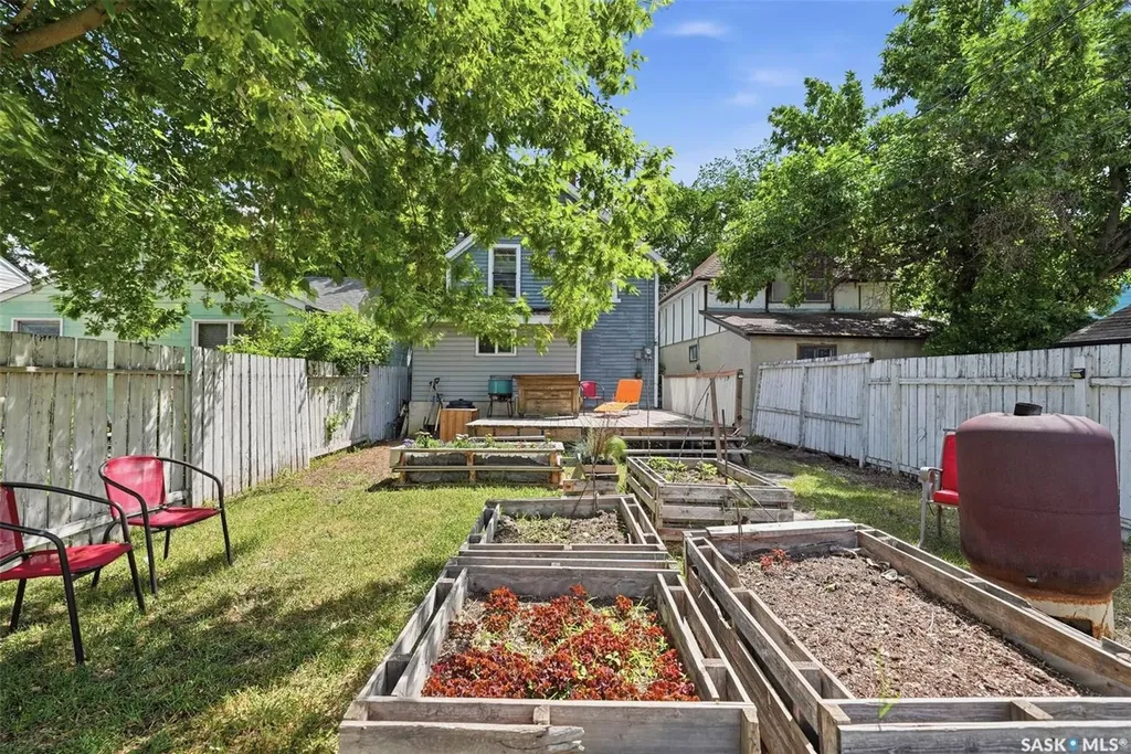 611 J Avenue S Saskatoon SK S7M 2A9
