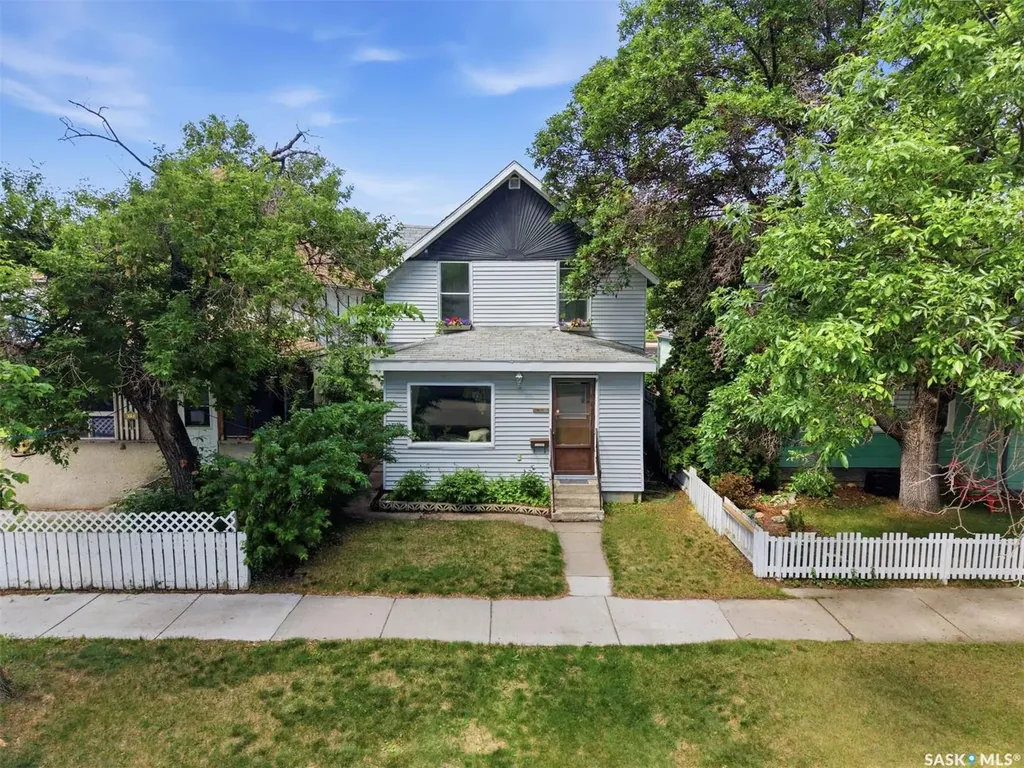 611 J Avenue S Saskatoon SK S7M 2A9
