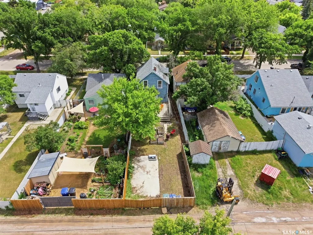 611 J Avenue S Saskatoon SK S7M 2A9