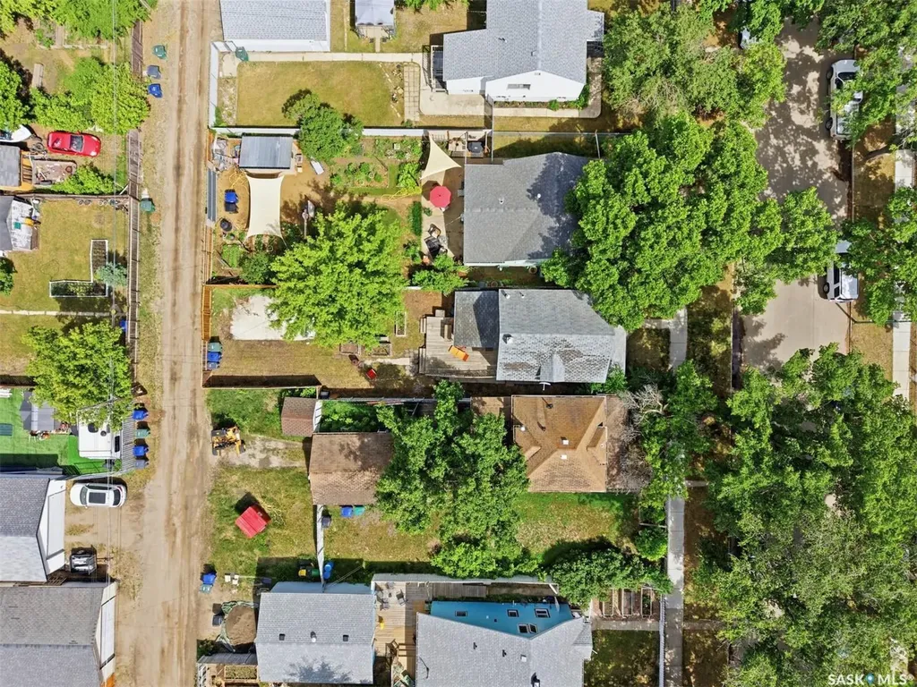 611 J Avenue S Saskatoon SK S7M 2A9