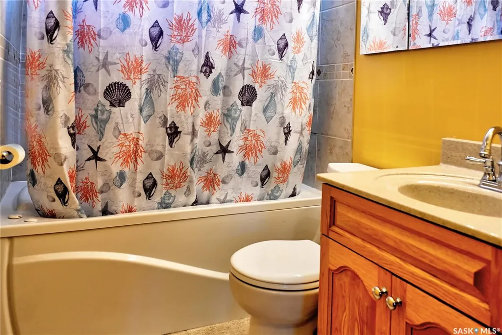 917 Macklem Drive Saskatoon SK S7L 4R7