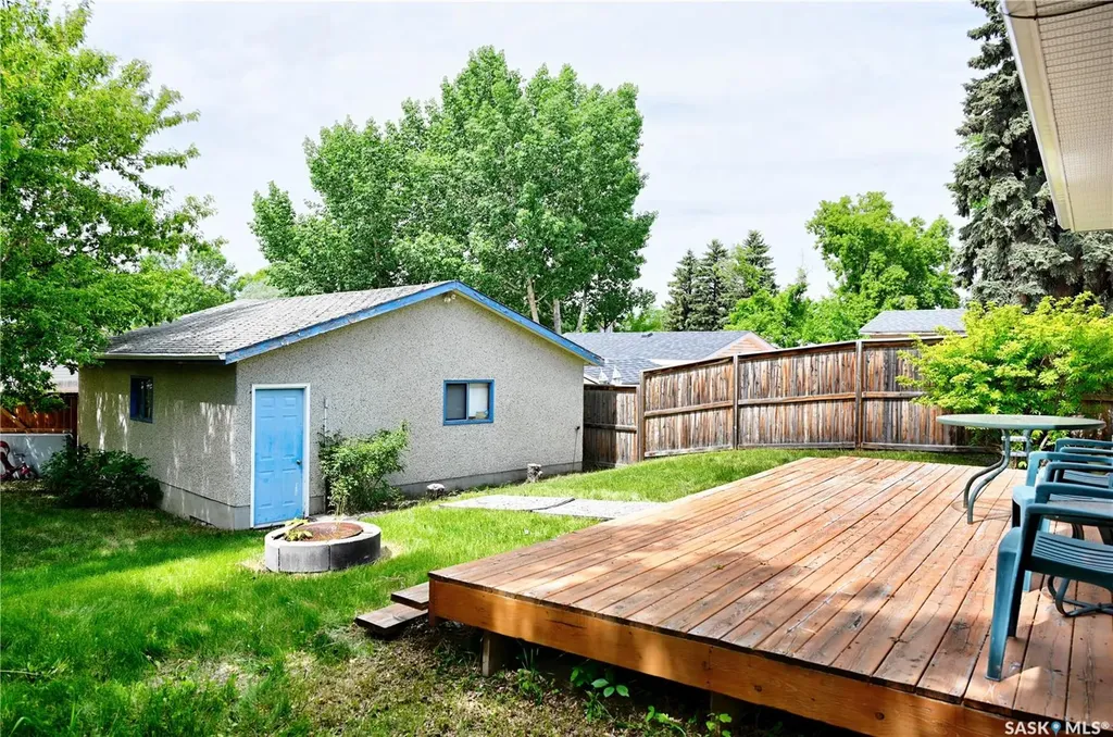 917 Macklem Drive Saskatoon SK S7L 4R7