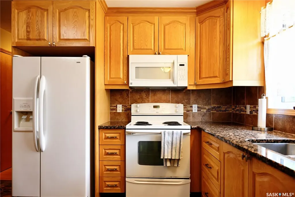 917 Macklem Drive Saskatoon SK S7L 4R7