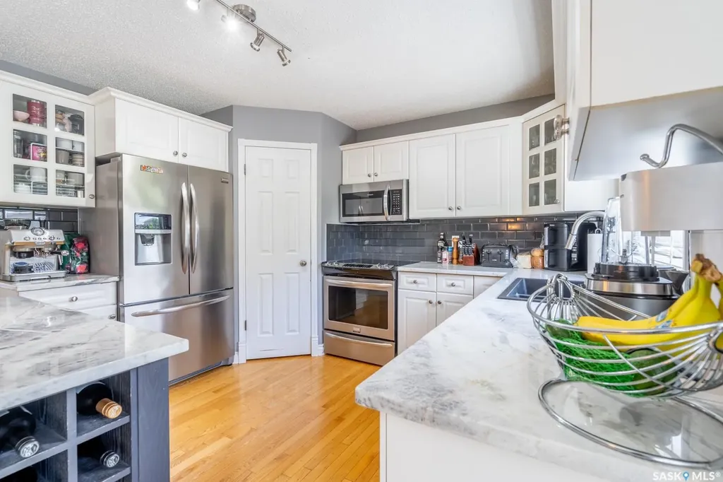 2952 St James Crescent Regina SK S4V 2Z2