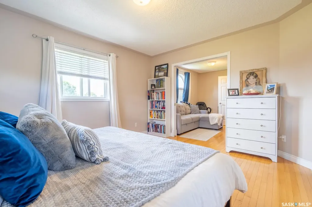 2952 St James Crescent Regina SK S4V 2Z2