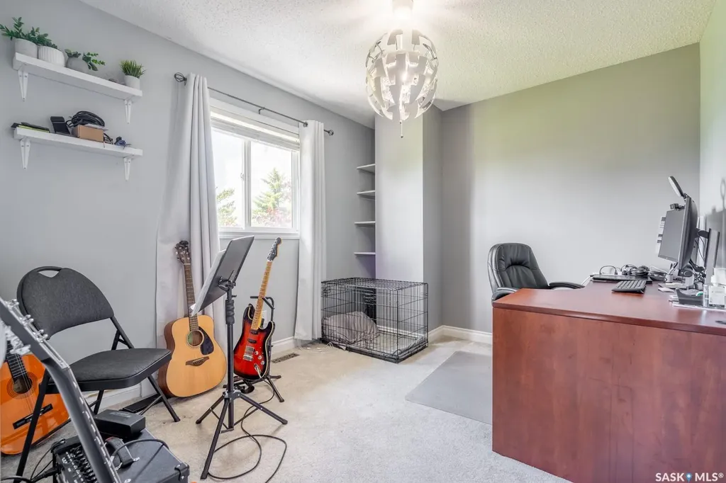 2952 St James Crescent Regina SK S4V 2Z2