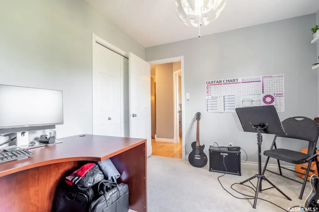 2952 St James Crescent Regina SK S4V 2Z2