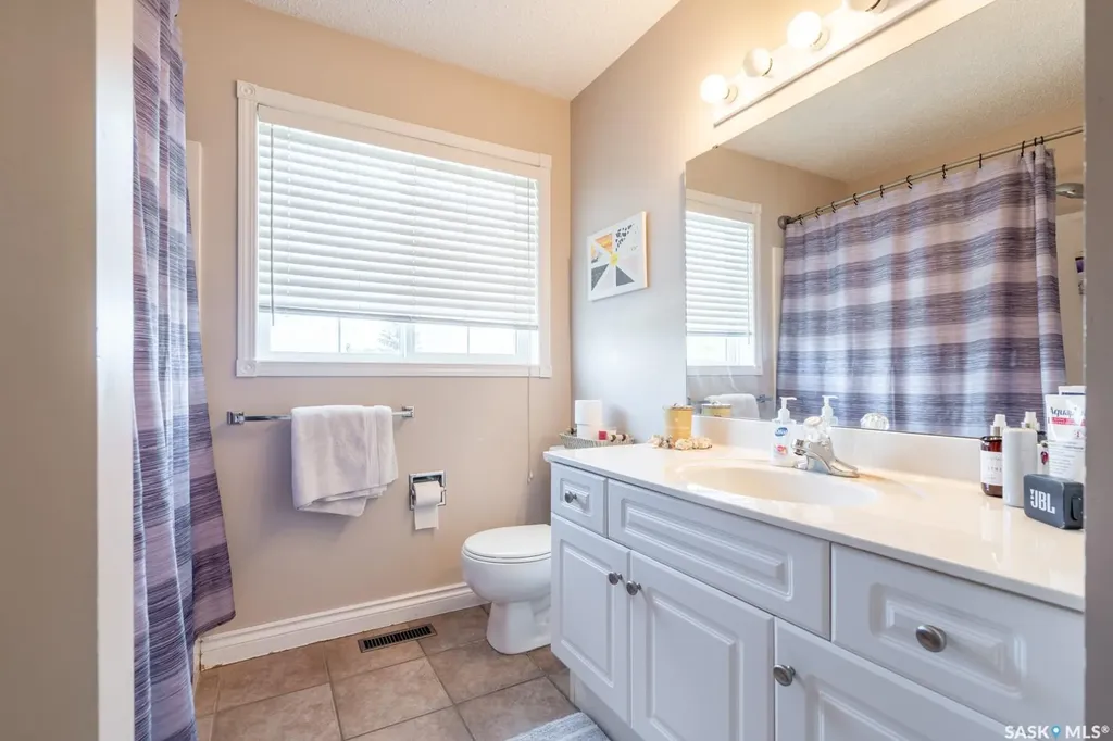 2952 St James Crescent Regina SK S4V 2Z2