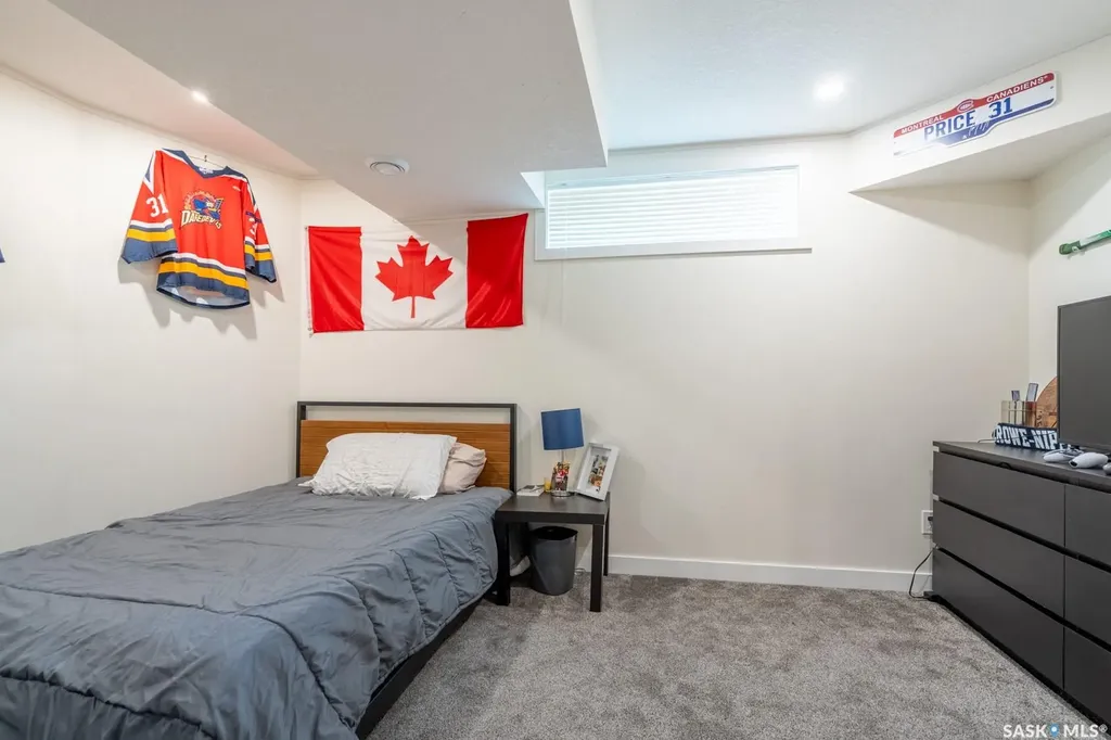 2952 St James Crescent Regina SK S4V 2Z2