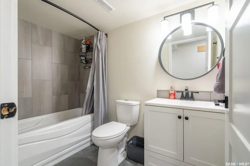 2952 St James Crescent Regina SK S4V 2Z2