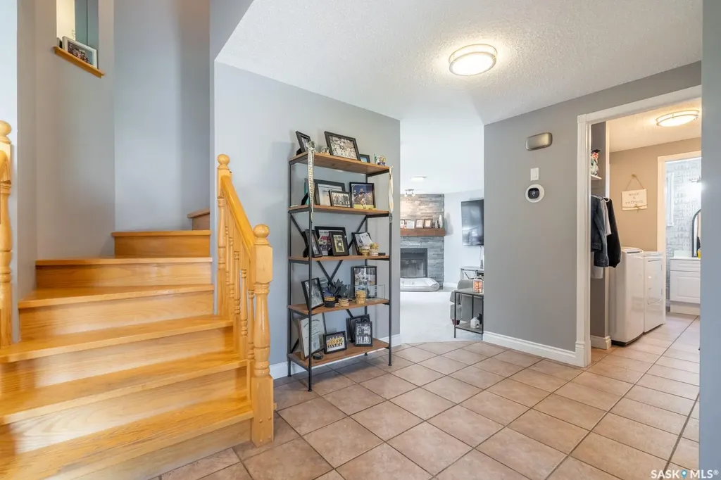2952 St James Crescent Regina SK S4V 2Z2
