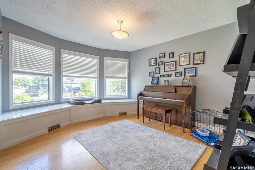 2952 St James Crescent Regina SK S4V 2Z2