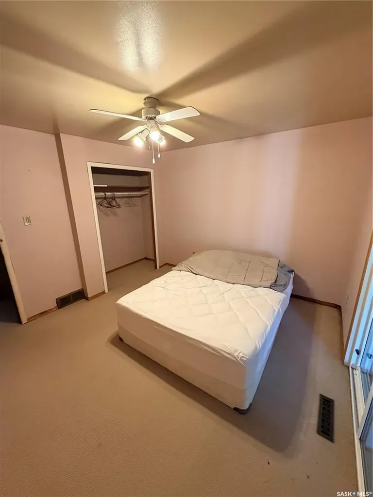 706 3rd Street E Shaunavon SK S0N 2M0