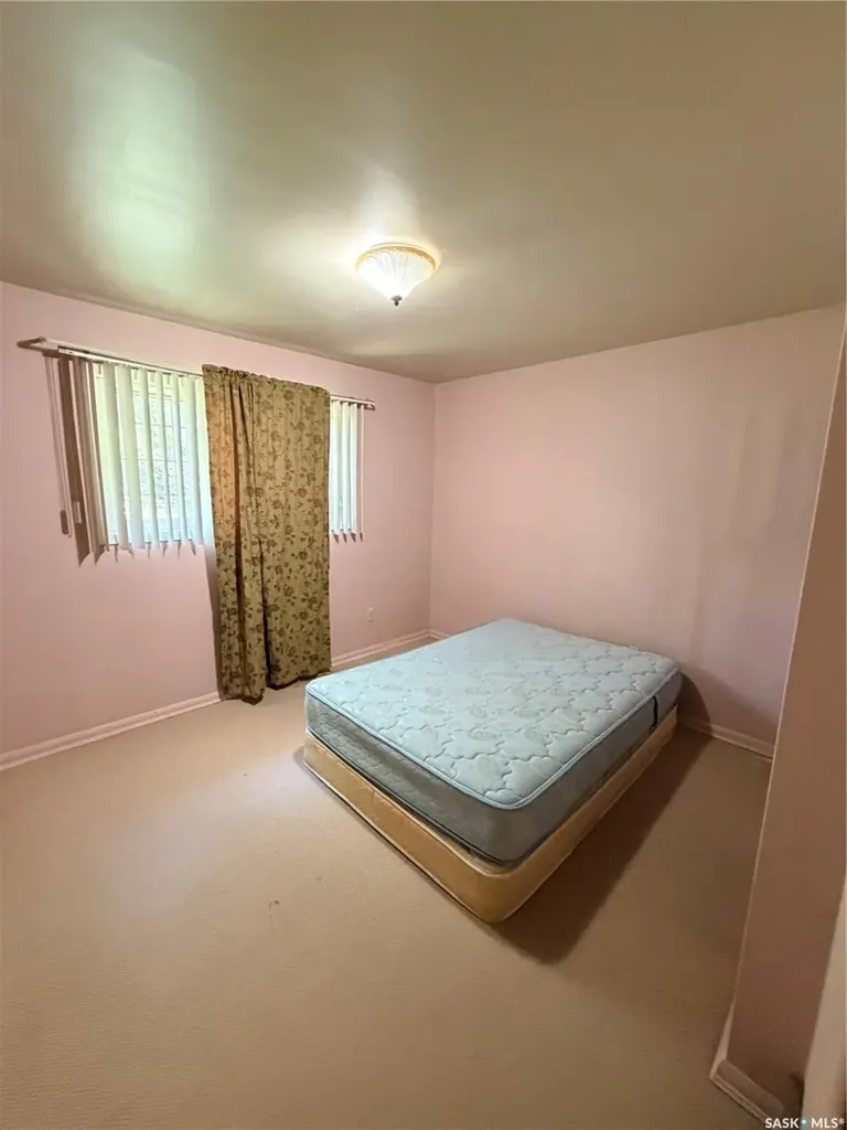 706 3rd Street E Shaunavon SK S0N 2M0