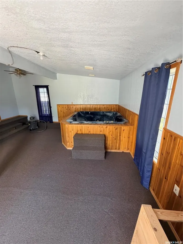 706 3rd Street E Shaunavon SK S0N 2M0