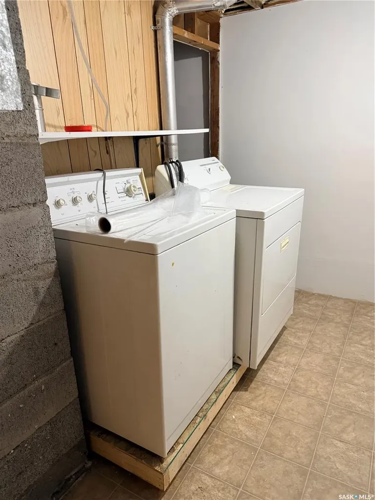 706 3rd Street E Shaunavon SK S0N 2M0