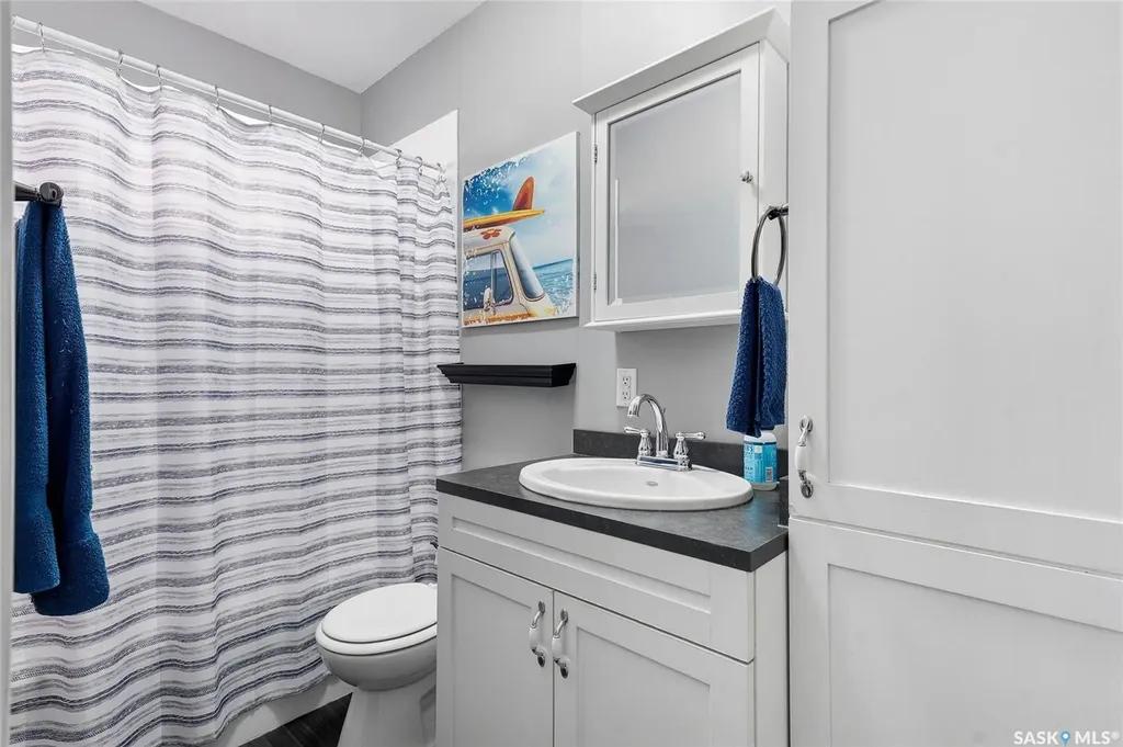 902 10th Street E Saskatoon SK S7H 0H5