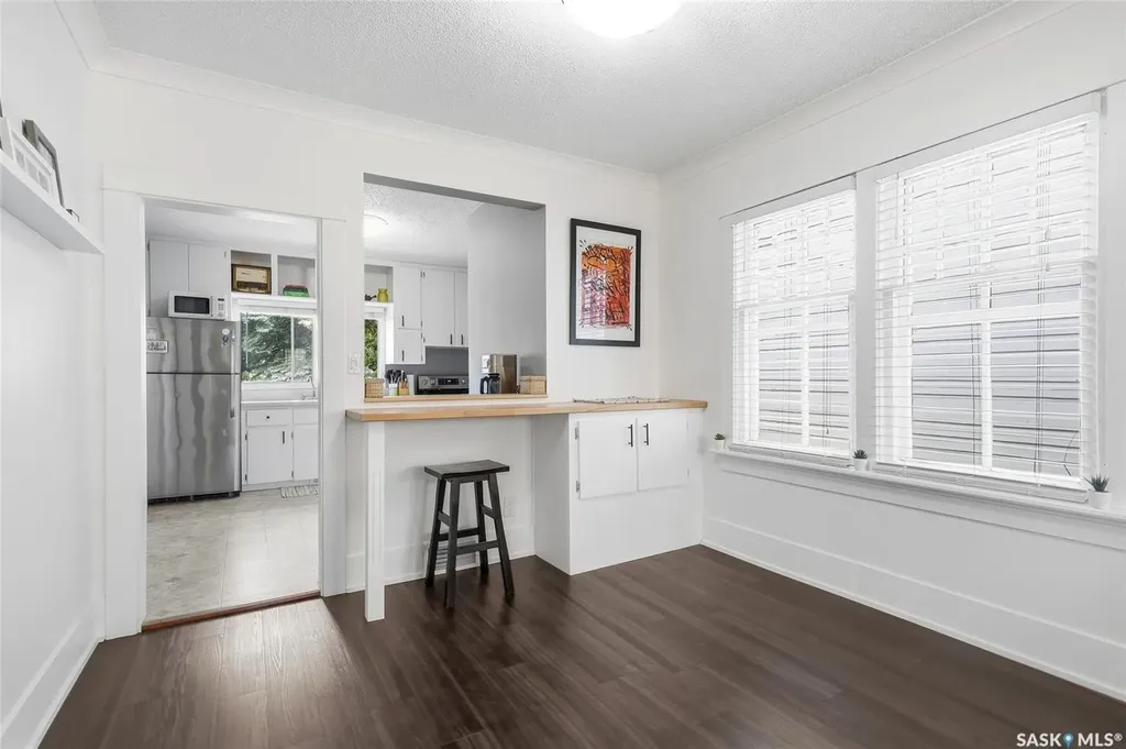 902 10th Street E Saskatoon SK S7H 0H5