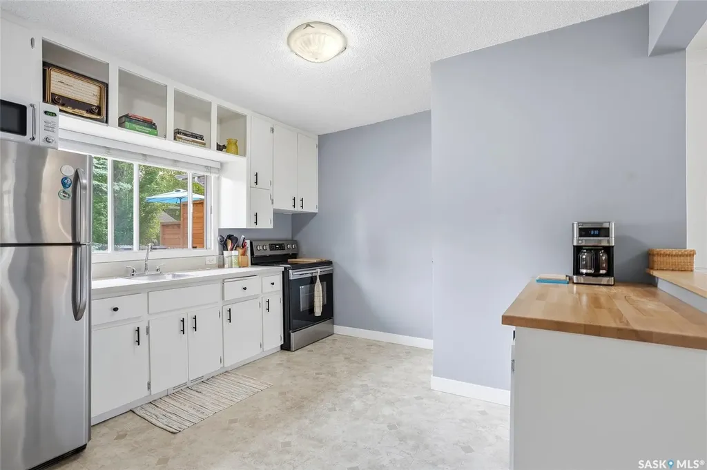 902 10th Street E Saskatoon SK S7H 0H5