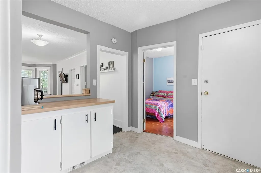 902 10th Street E Saskatoon SK S7H 0H5
