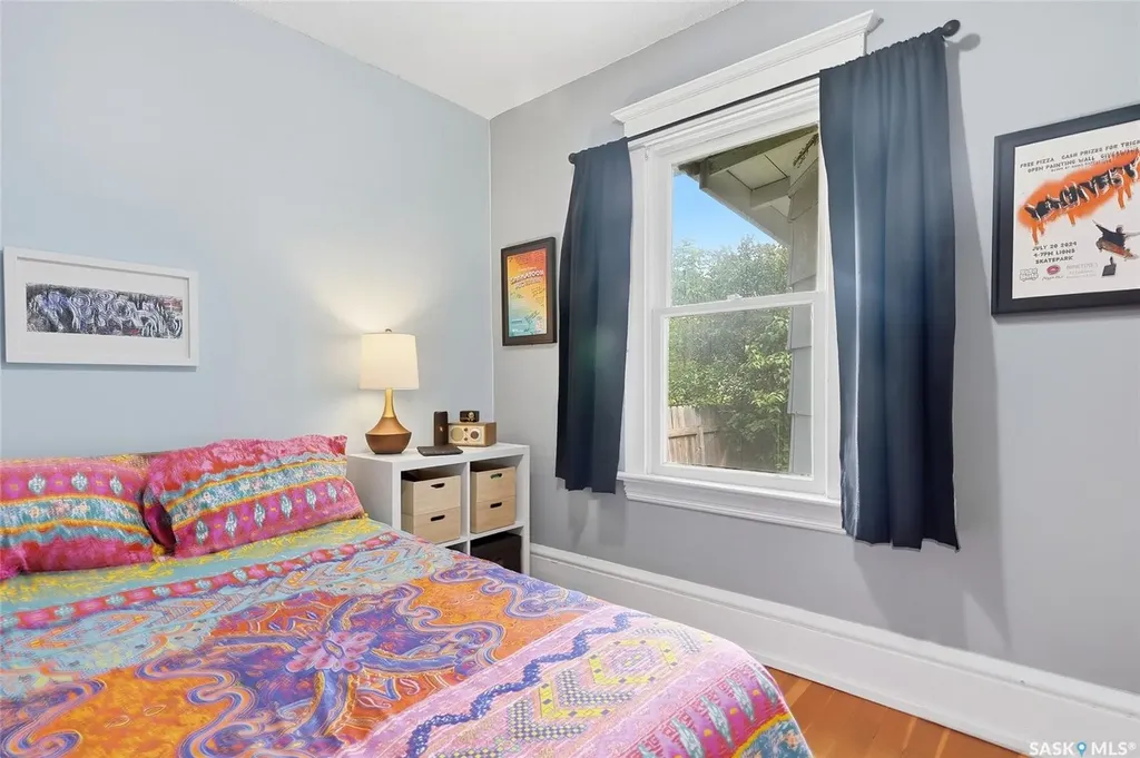 902 10th Street E Saskatoon SK S7H 0H5