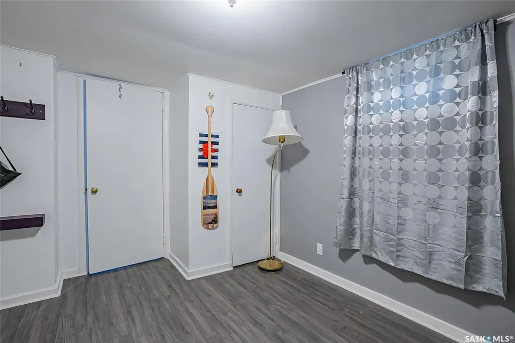 902 10th Street E Saskatoon SK S7H 0H5