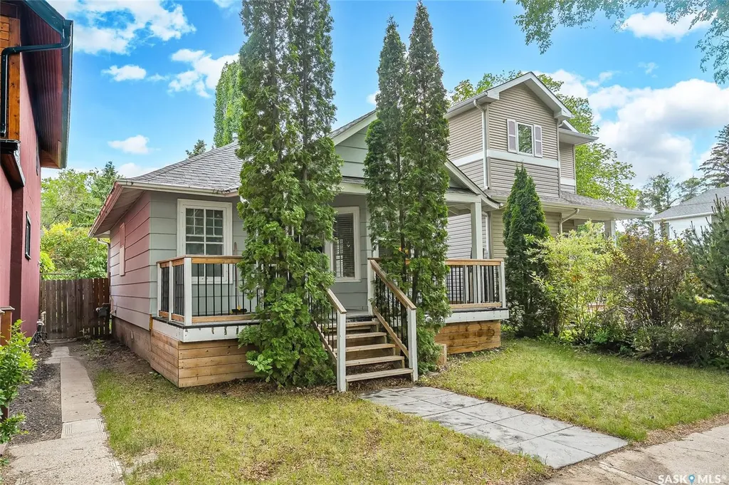 902 10th Street E Saskatoon SK S7H 0H5