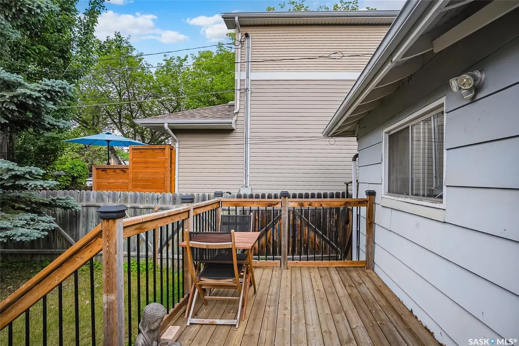 902 10th Street E Saskatoon SK S7H 0H5