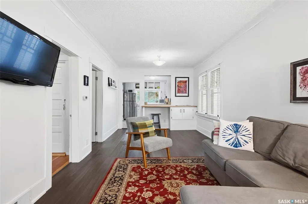 902 10th Street E Saskatoon SK S7H 0H5