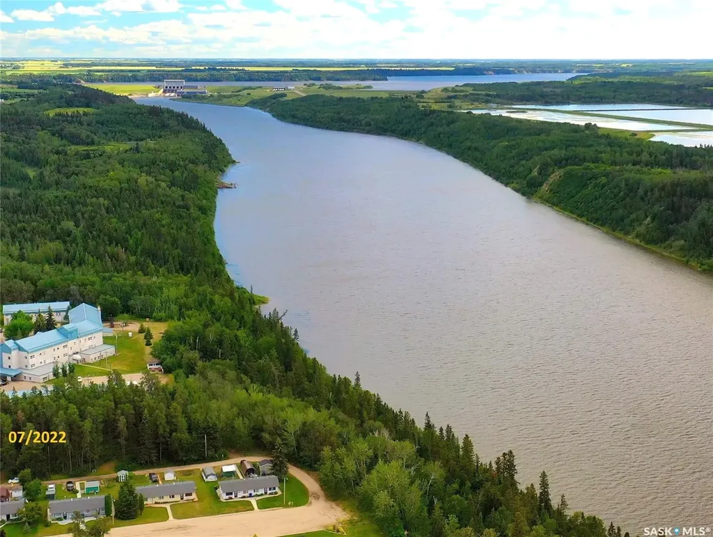 102 Manor Drive Nipawin SK S0E 1E0