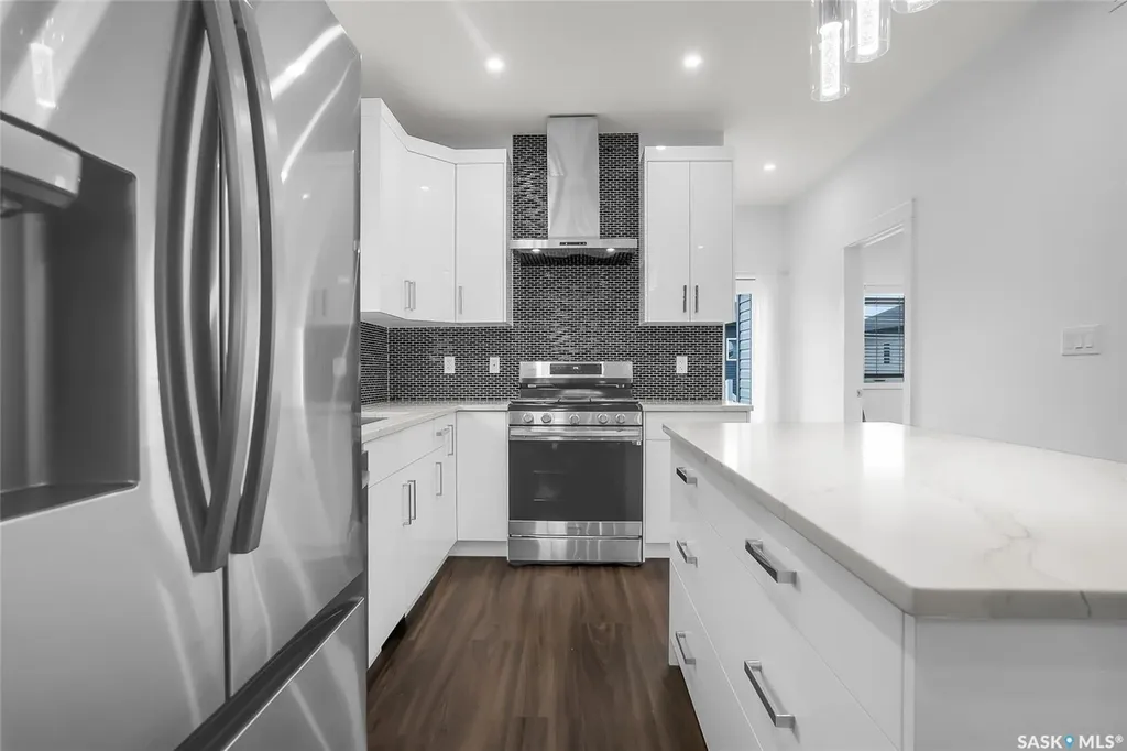 715 Bentley Manor Saskatoon SK S7L 6P2