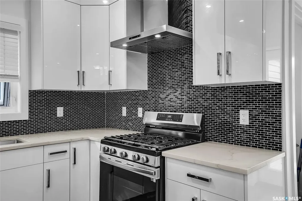 715 Bentley Manor Saskatoon SK S7L 6P2