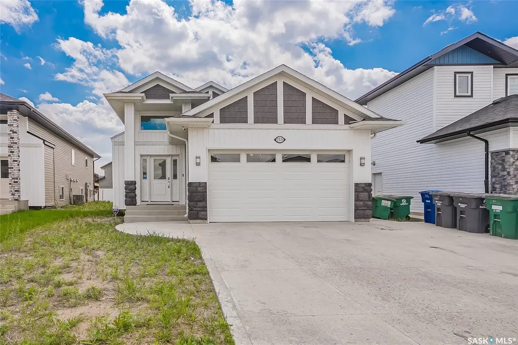 715 Bentley Manor Saskatoon SK S7L 6P2