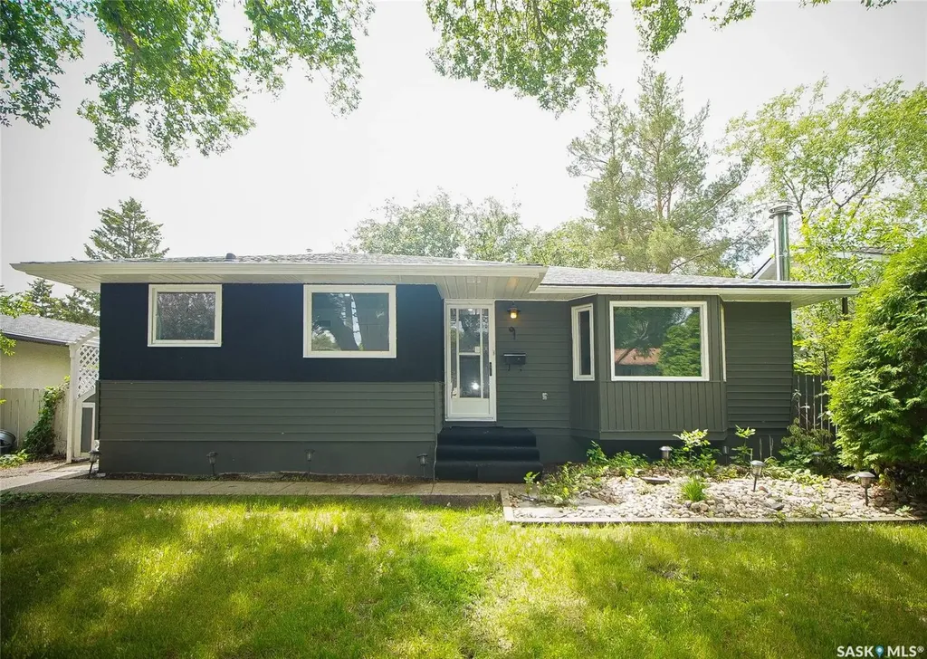 61 Bannister Avenue Regina SK S4R 5K8