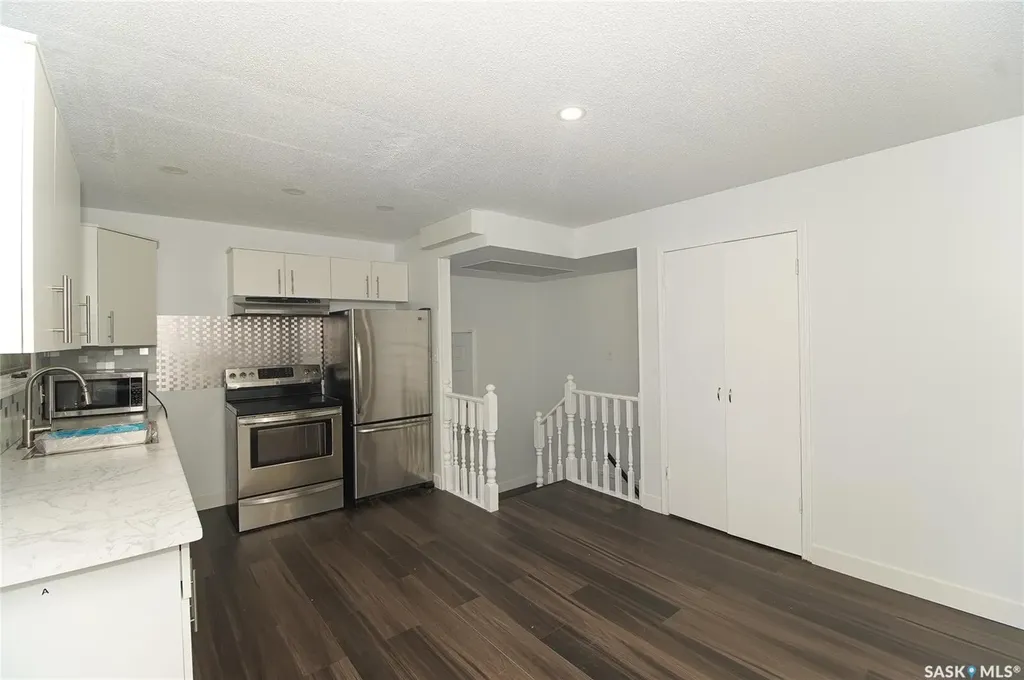 61 Bannister Avenue Regina SK S4R 5K8