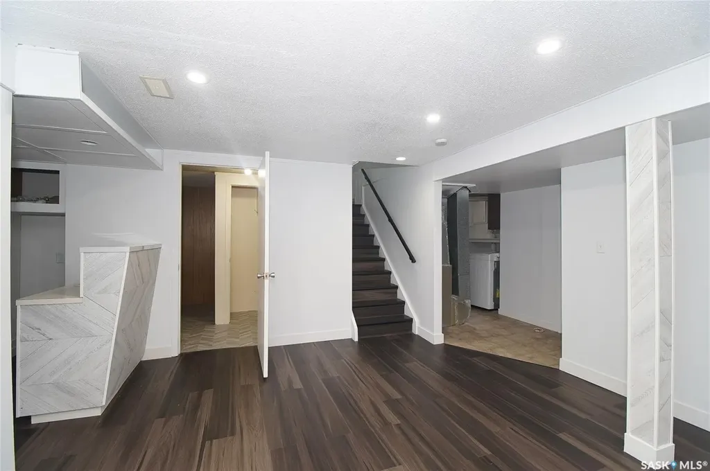 61 Bannister Avenue Regina SK S4R 5K8