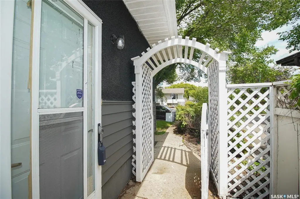 61 Bannister Avenue Regina SK S4R 5K8