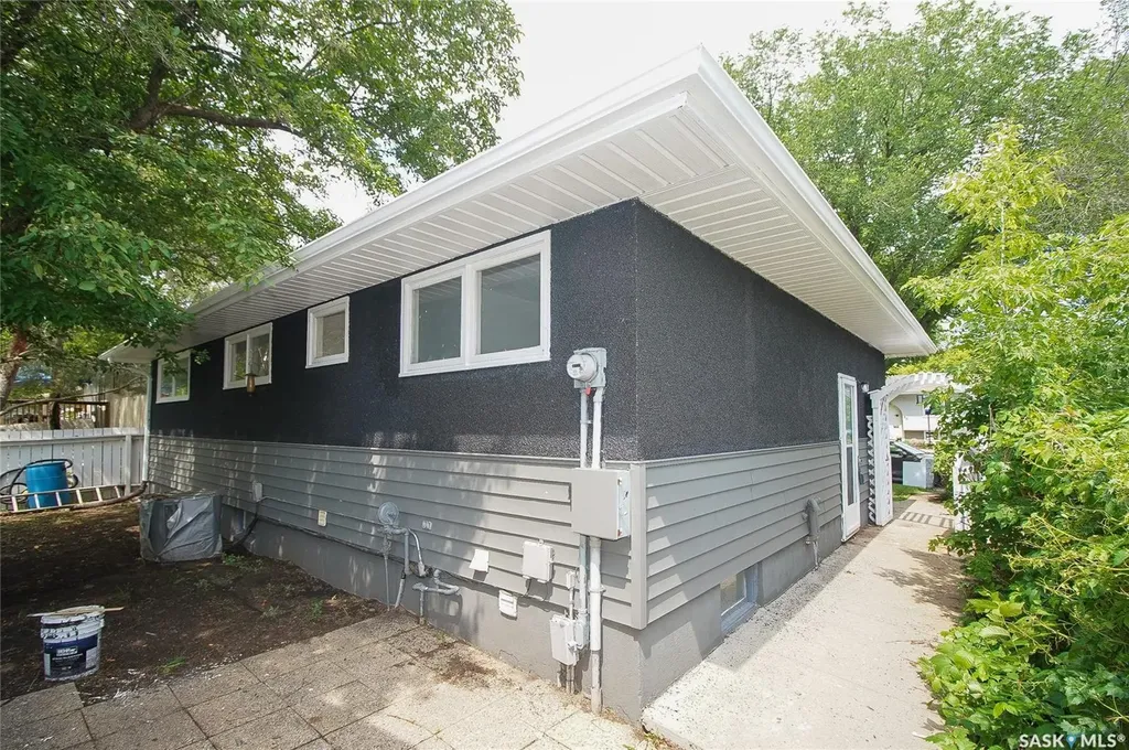 61 Bannister Avenue Regina SK S4R 5K8