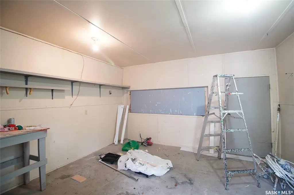 61 Bannister Avenue Regina SK S4R 5K8