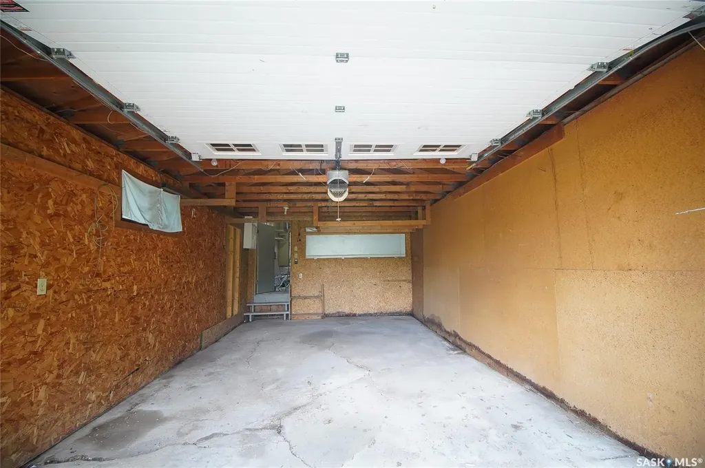 61 Bannister Avenue Regina SK S4R 5K8