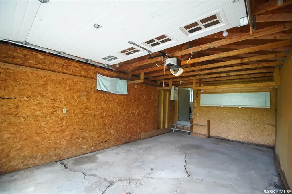 61 Bannister Avenue Regina SK S4R 5K8