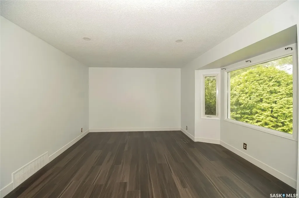 61 Bannister Avenue Regina SK S4R 5K8