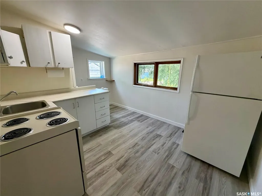 913 Stadacona Street W Moose Jaw SK S6H 2A9
