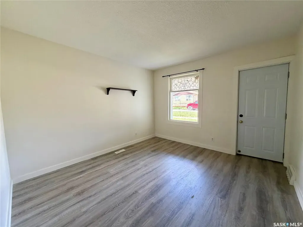 913 Stadacona Street W Moose Jaw SK S6H 2A9