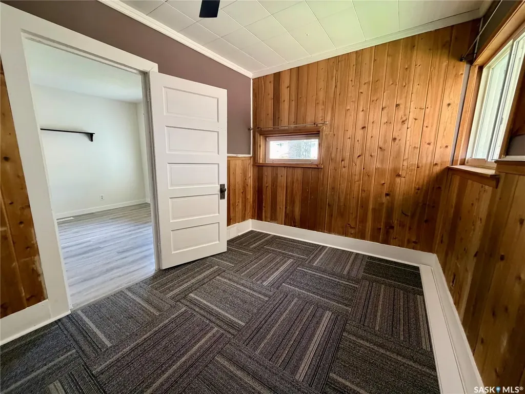 913 Stadacona Street W Moose Jaw SK S6H 2A9