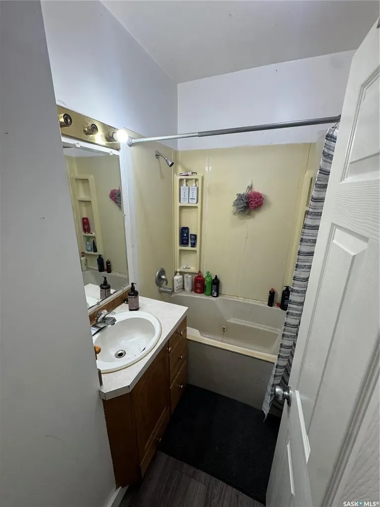 305 2nd Street N Spalding SK S0K 4C0