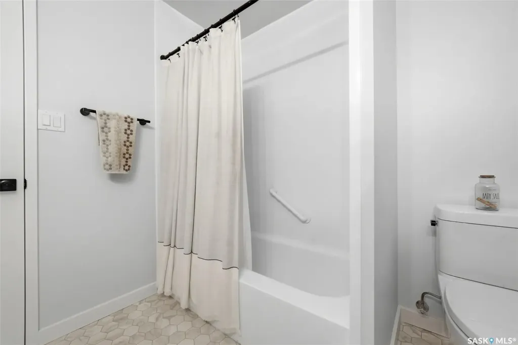 208 Habkirk Drive Regina SK S4S 2X8